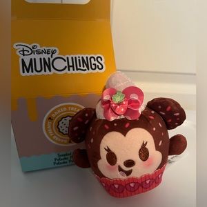 NEW Disney’s Minnie Mouse munchling